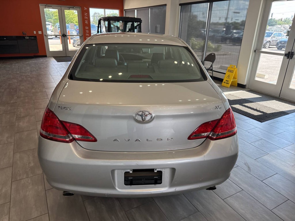 2006 Toyota Avalon Image 6
