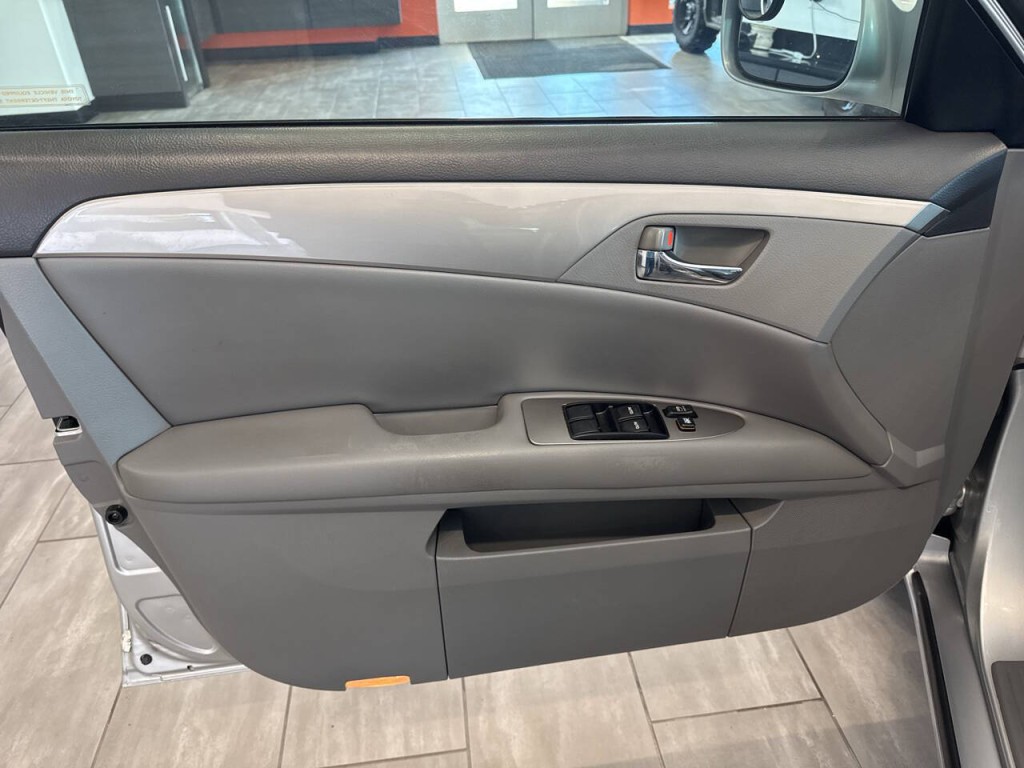 2006 Toyota Avalon Image 14