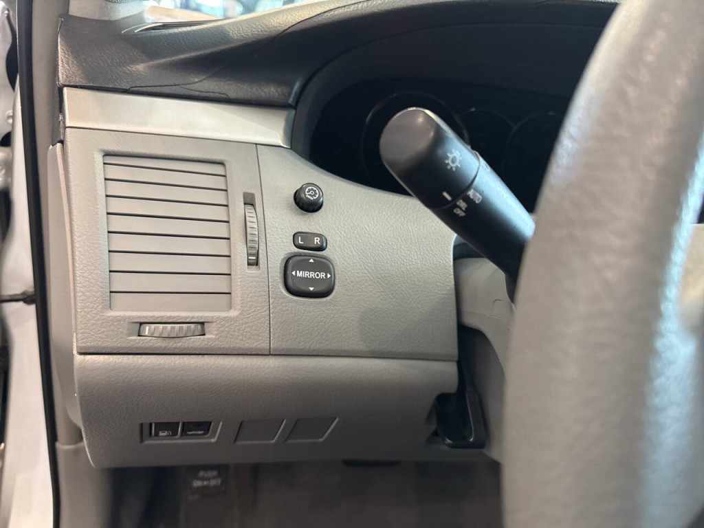 2006 Toyota Avalon Image 18
