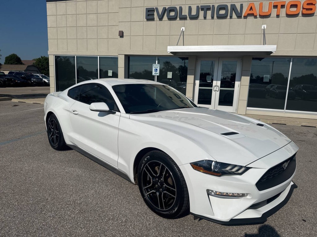 2018 Ford Mustang Image 2