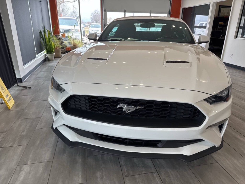 2018 Ford Mustang Image 4