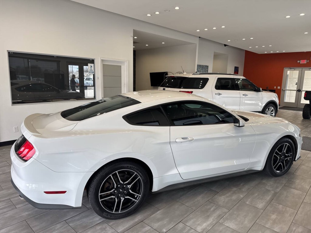 2018 Ford Mustang Image 8