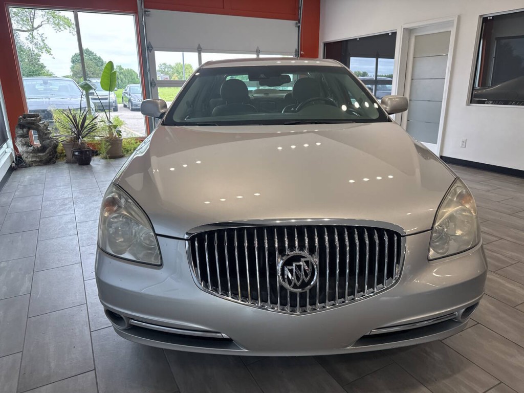 2010 Buick Lucerne Image 4