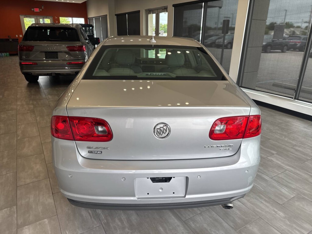 2010 Buick Lucerne Image 10