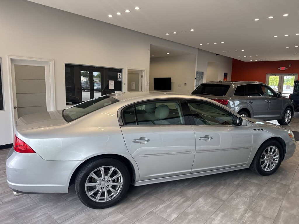 2010 Buick Lucerne Image 11