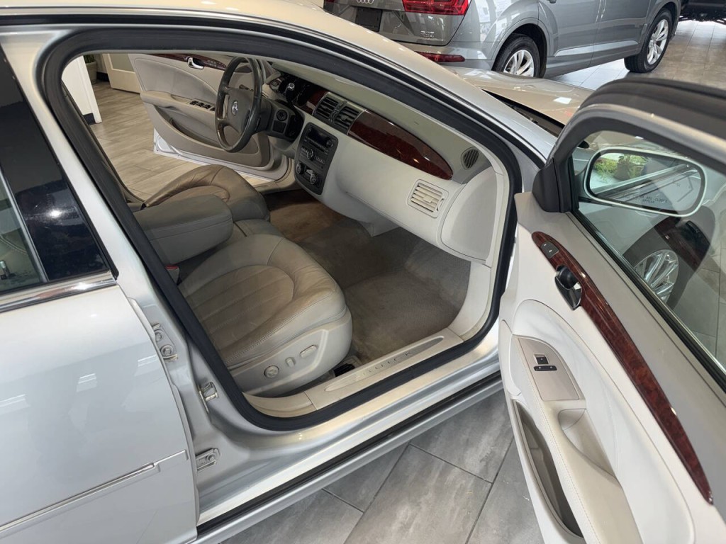 2010 Buick Lucerne Image 13