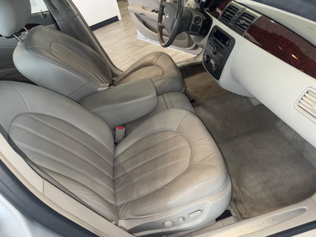 2010 Buick Lucerne Image 14