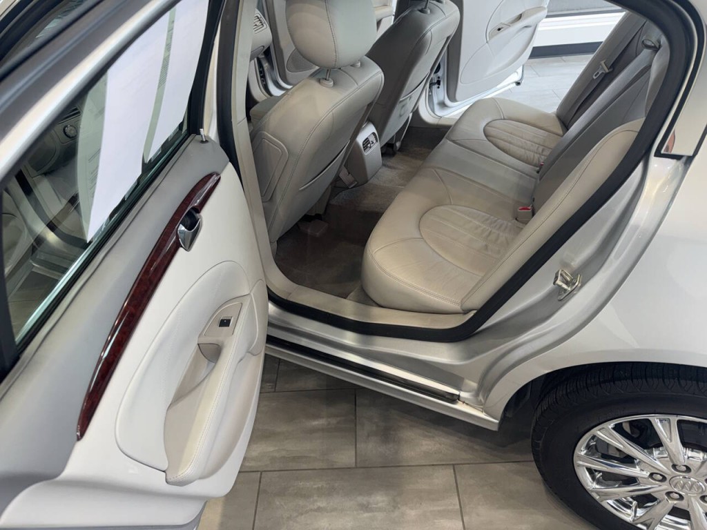 2010 Buick Lucerne Image 21