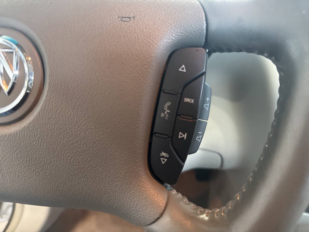 2010 Buick Lucerne Image 29
