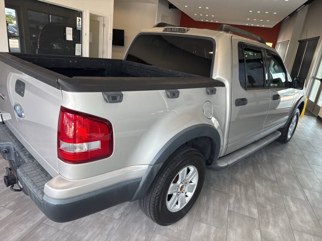 2007 Ford Explorer Image 10