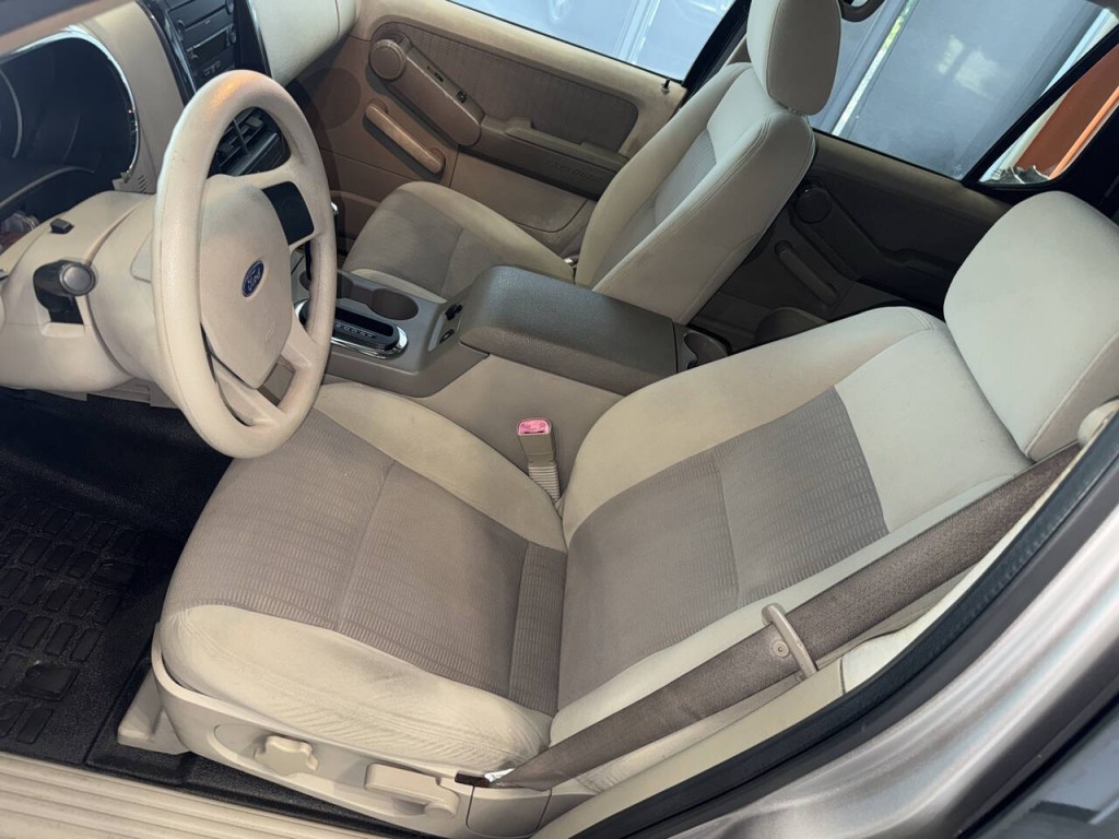 2007 Ford Explorer Image 18