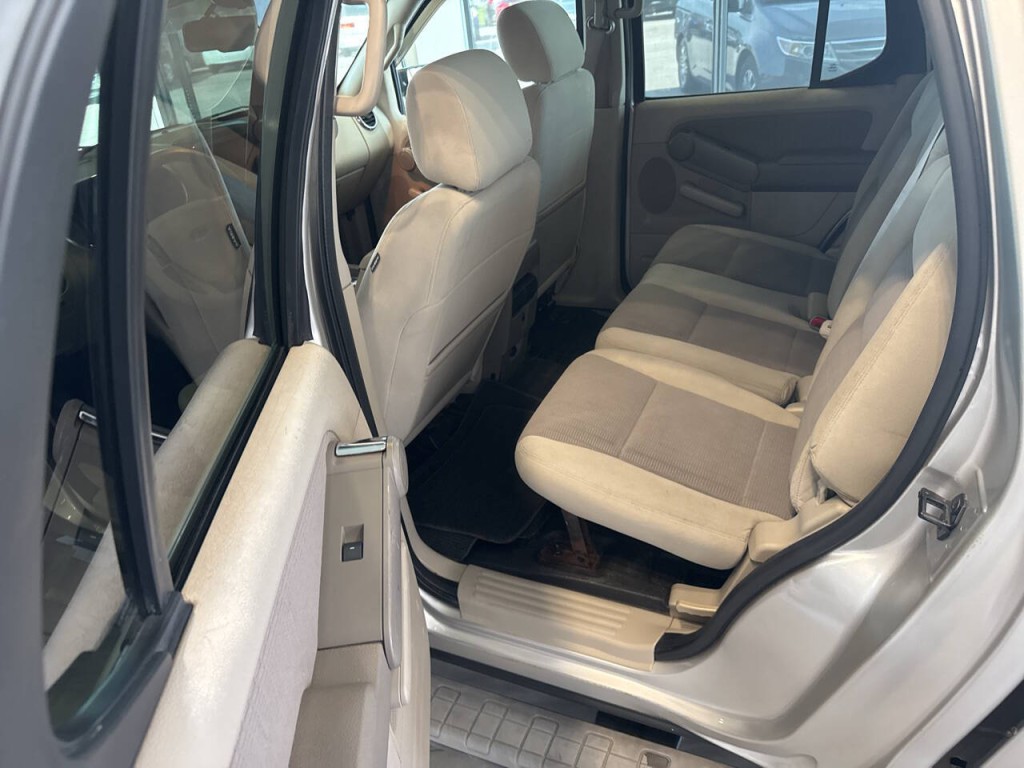 2007 Ford Explorer Image 21