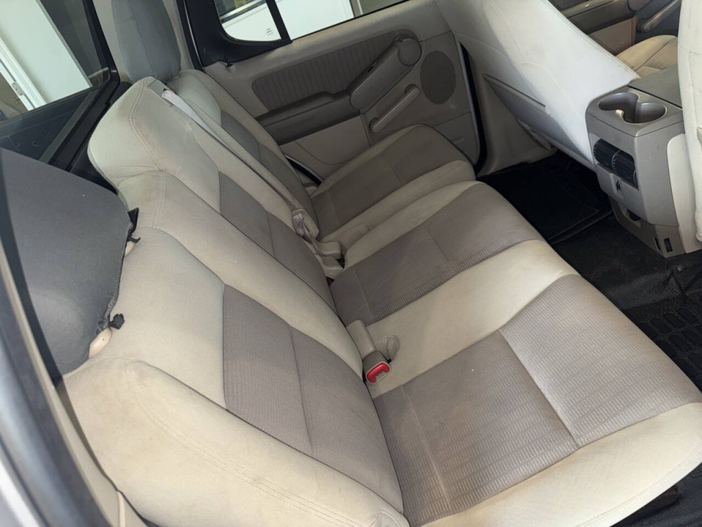 2007 Ford Explorer Image 23