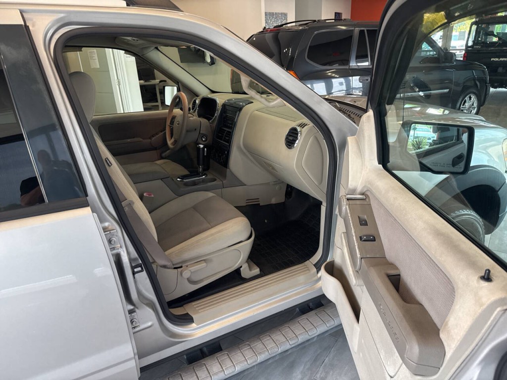 2007 Ford Explorer Image 24