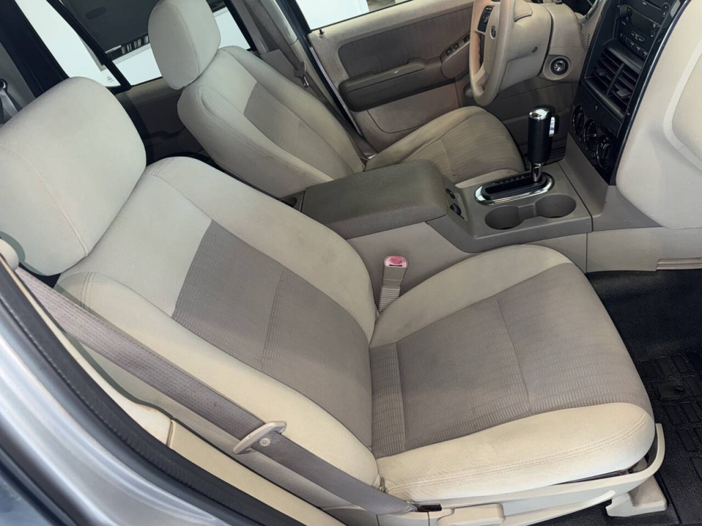 2007 Ford Explorer Image 25