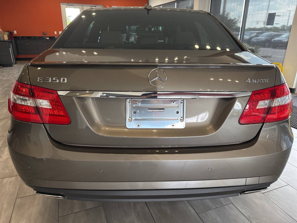 2013 Mercedes-Benz E-Class Image 6