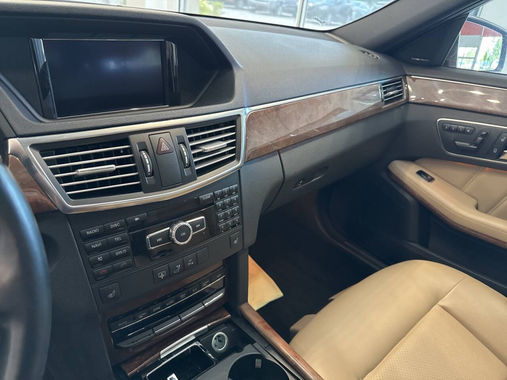 2013 Mercedes-Benz E-Class Image 18