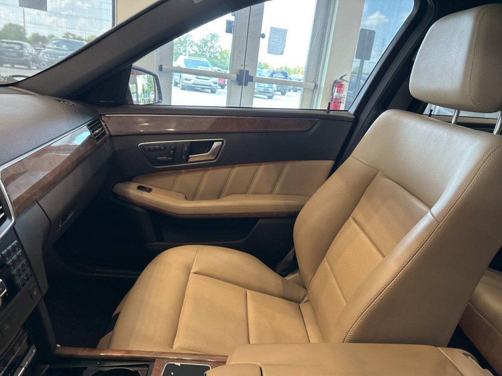 2013 Mercedes-Benz E-Class Image 24