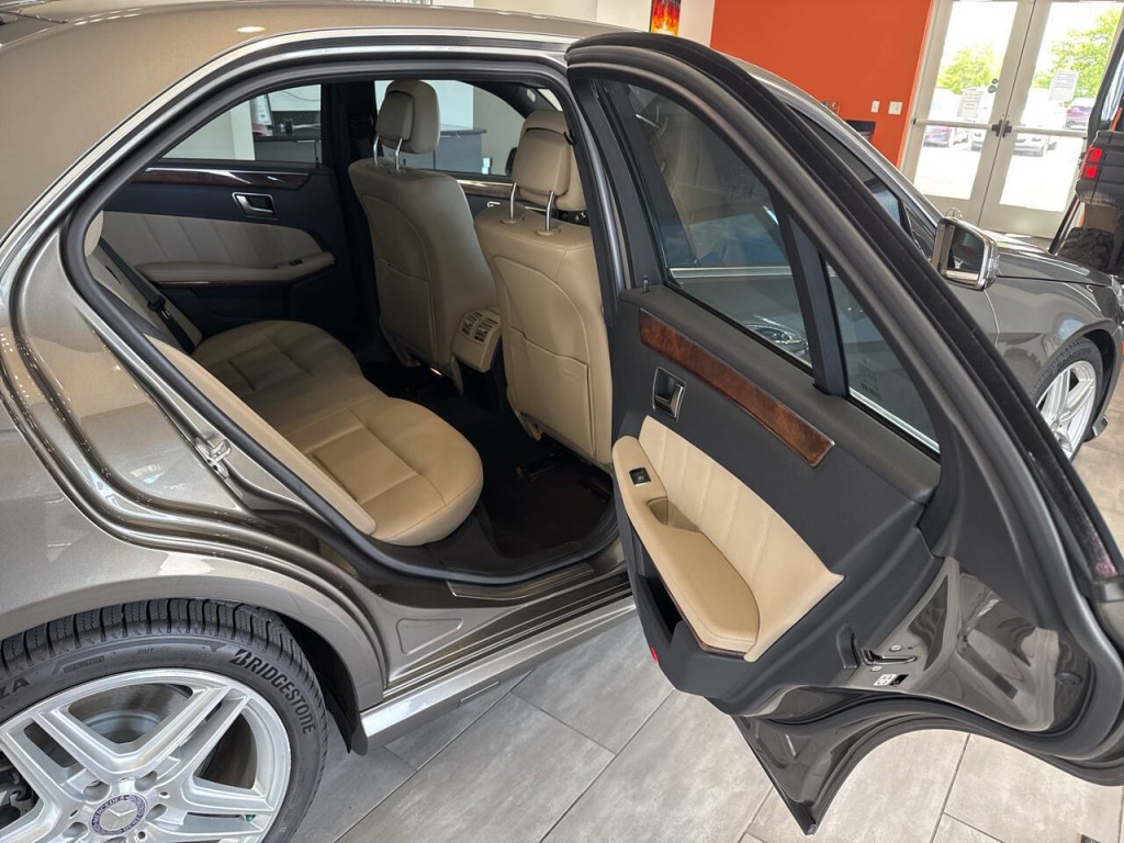 2013 Mercedes-Benz E-Class Image 34