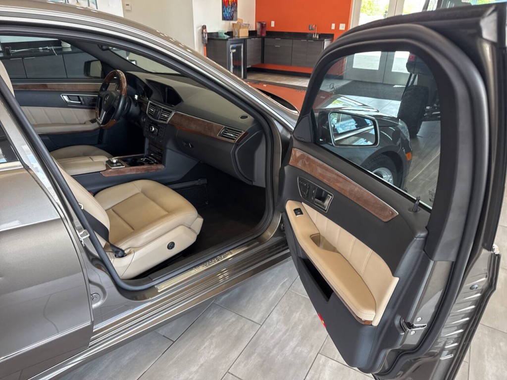 2013 Mercedes-Benz E-Class Image 37
