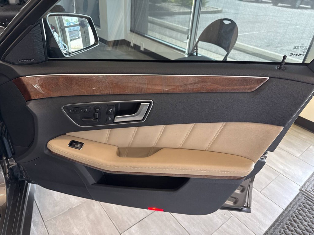 2013 Mercedes-Benz E-Class Image 38