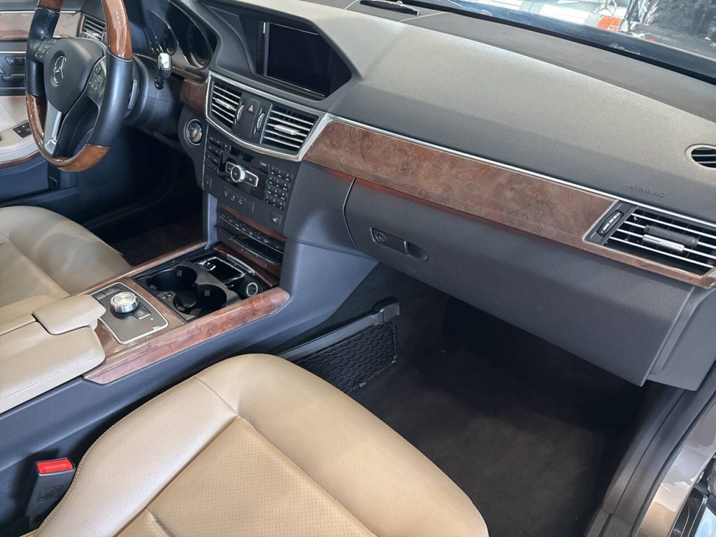 2013 Mercedes-Benz E-Class Image 40