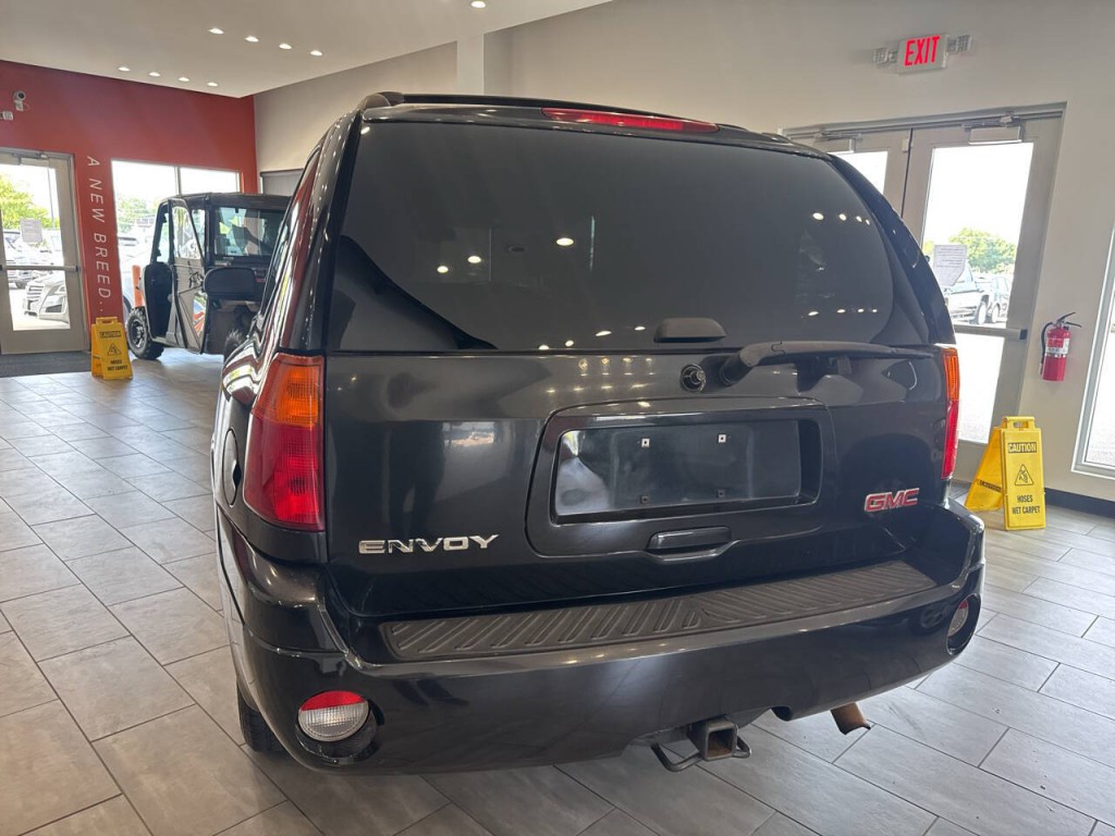 2009 GMC Envoy Image 9
