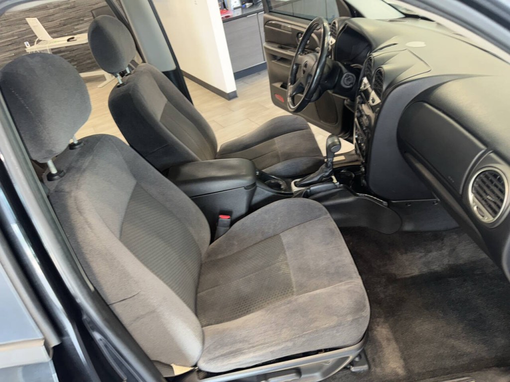 2009 GMC Envoy Image 19