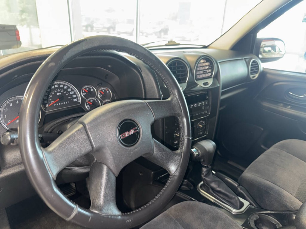 2009 GMC Envoy Image 25