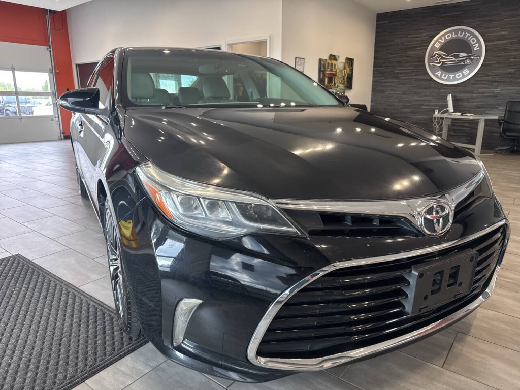 2016 Toyota Avalon Image 1
