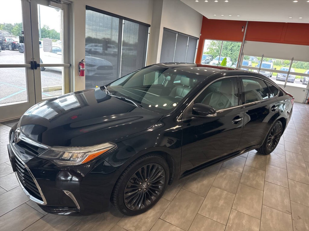 2016 Toyota Avalon Image 8