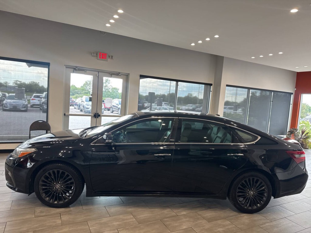 2016 Toyota Avalon Image 9