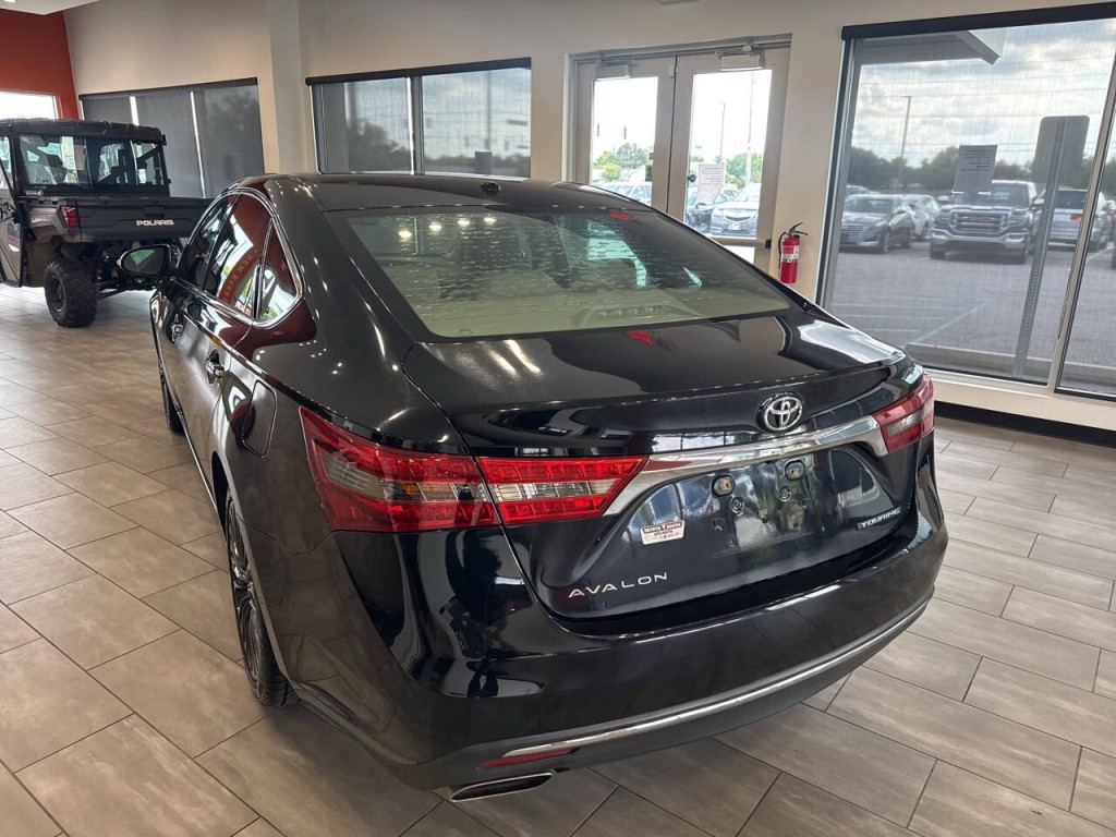 2016 Toyota Avalon Image 13