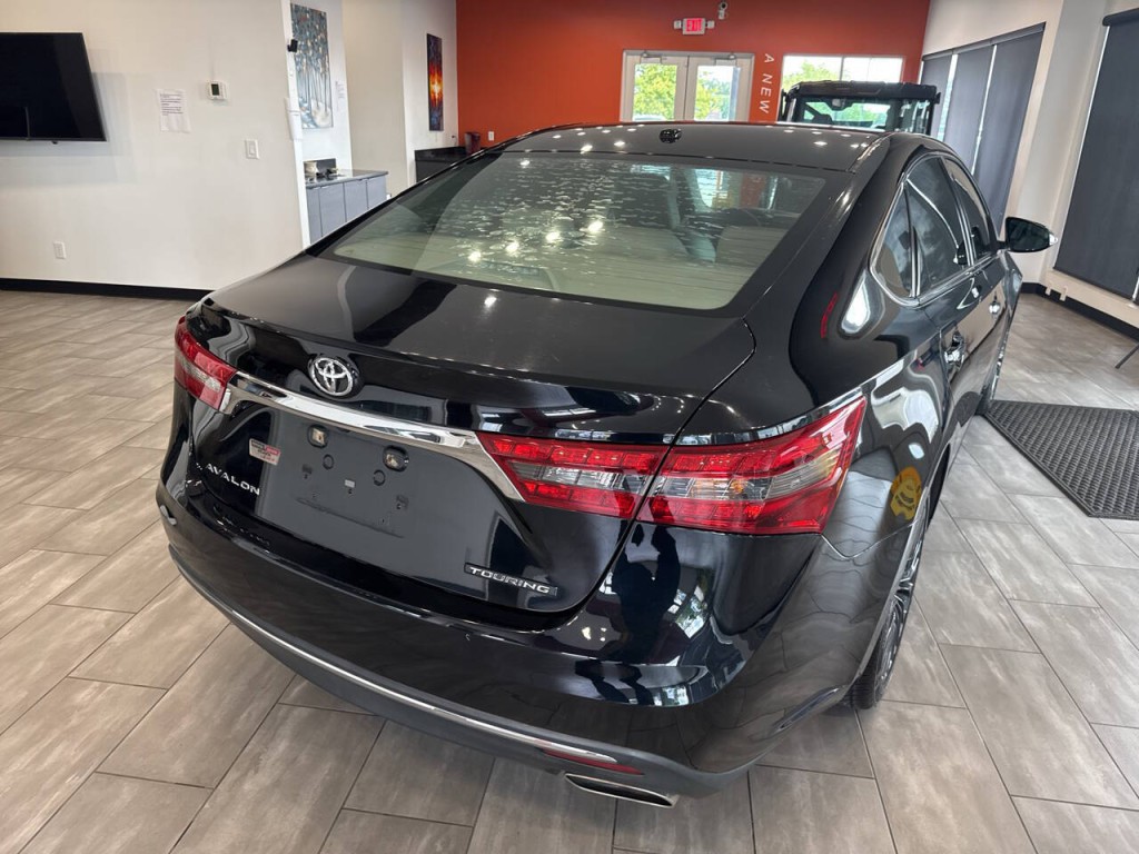 2016 Toyota Avalon Image 15