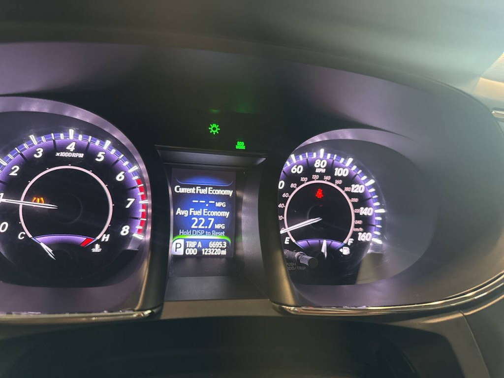 2016 Toyota Avalon Image 24