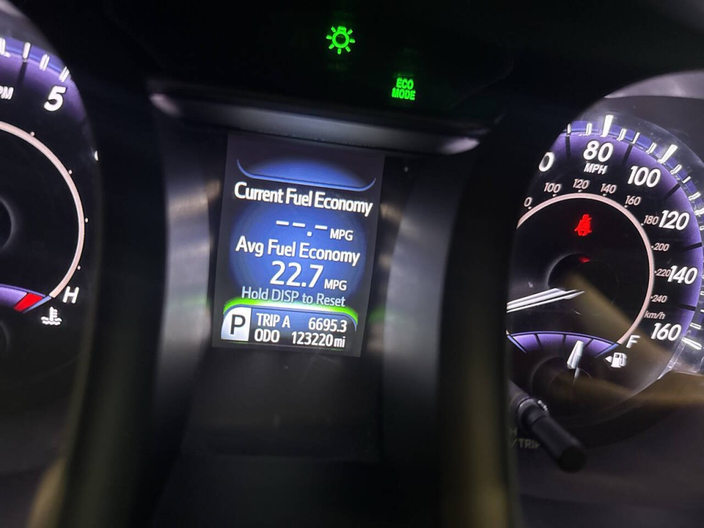 2016 Toyota Avalon Image 26