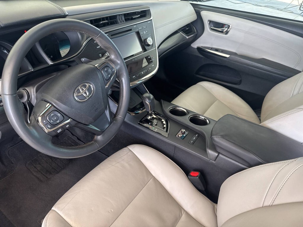 2016 Toyota Avalon Image 34
