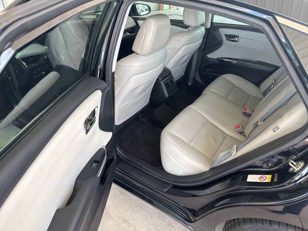 2016 Toyota Avalon Image 35