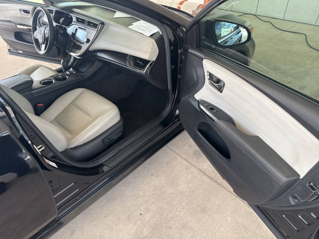2016 Toyota Avalon Image 38
