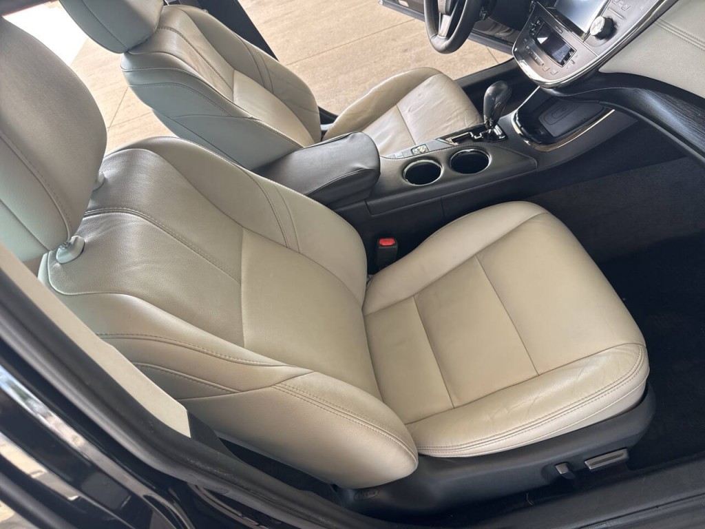 2016 Toyota Avalon Image 39