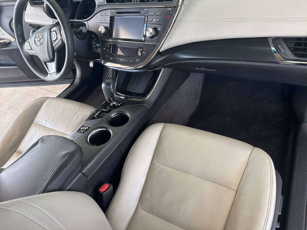 2016 Toyota Avalon Image 40