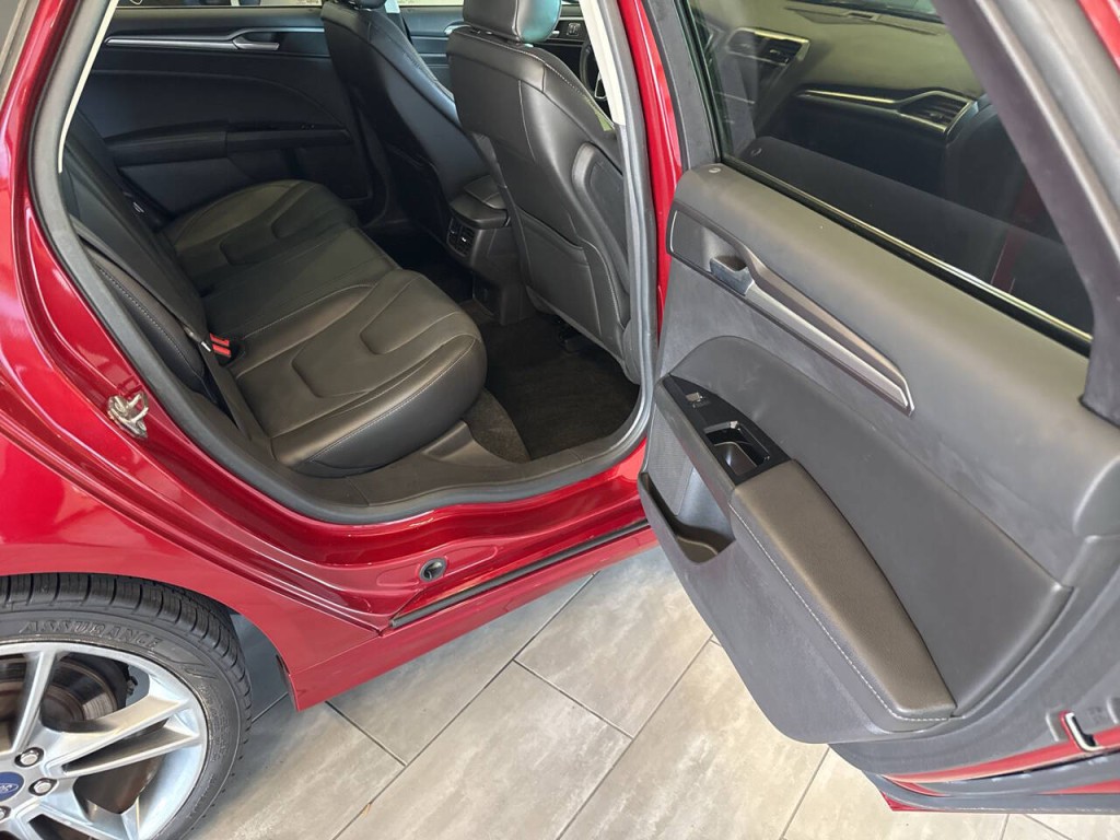 2016 Ford Fusion Image 22