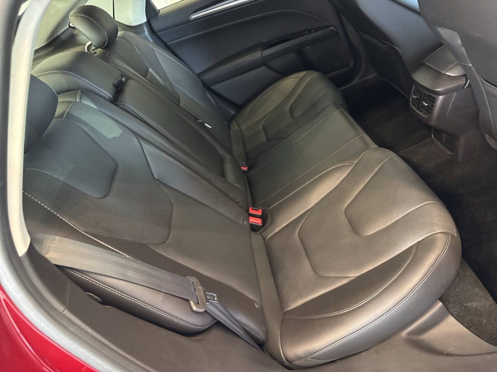 2016 Ford Fusion Image 23