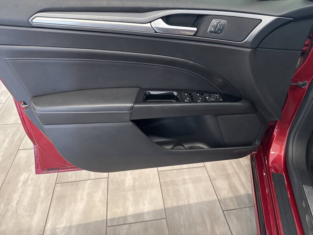 2016 Ford Fusion Image 24