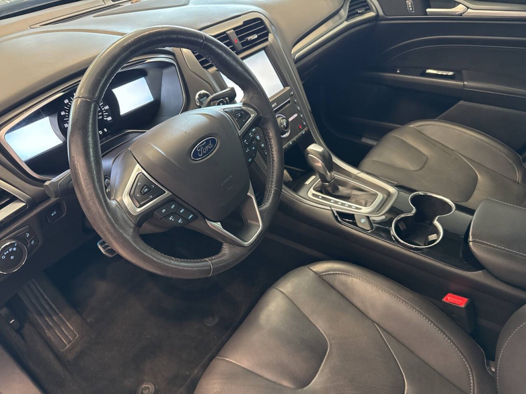 2016 Ford Fusion Image 26