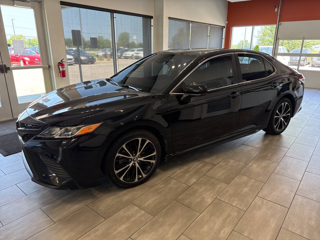 2020 Toyota Camry Image 7