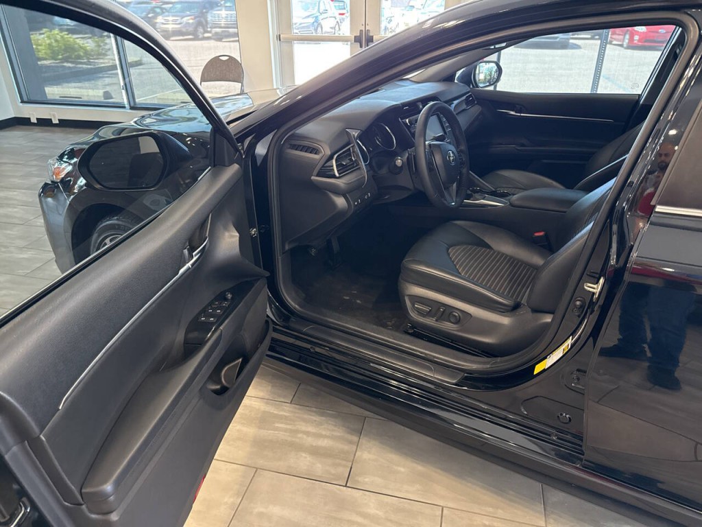 2020 Toyota Camry Image 10