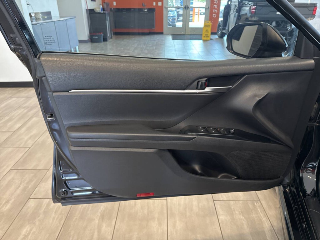 2020 Toyota Camry Image 11