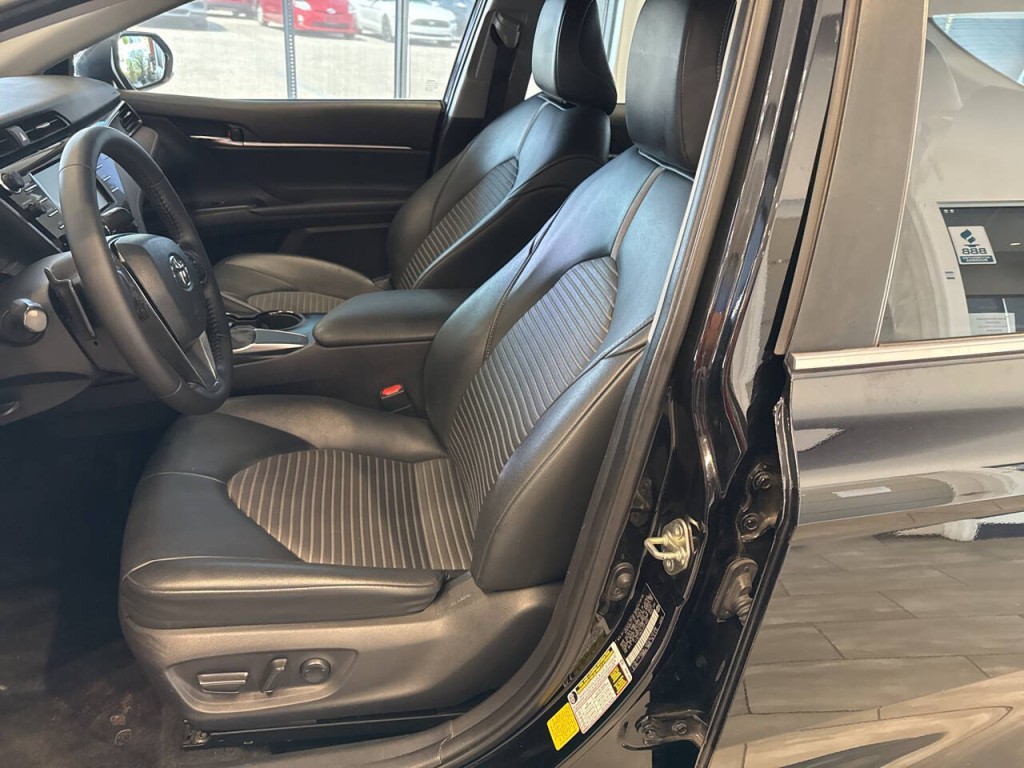 2020 Toyota Camry Image 12