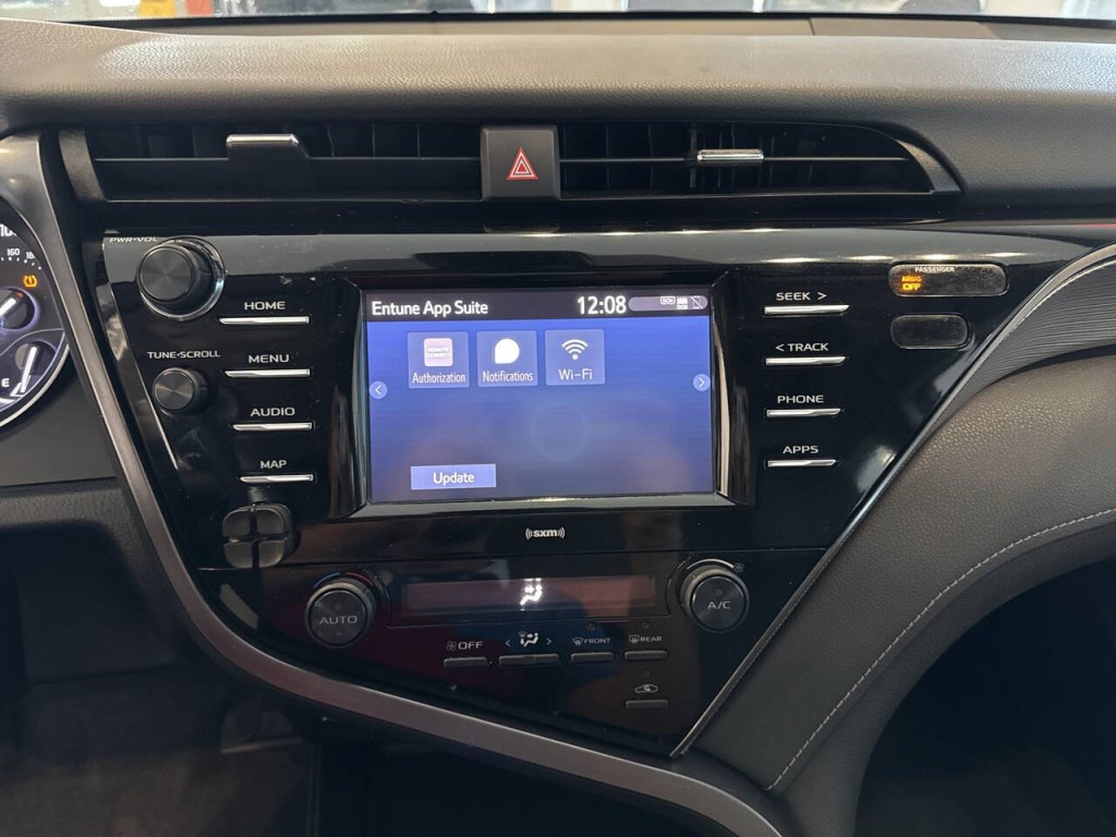 2020 Toyota Camry Image 17